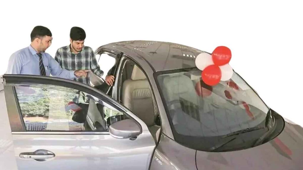 Car Buying Tips: फेस्टिव सीजन में नई कार खरीदने से पहले जानें ये स्मार्ट तरीके