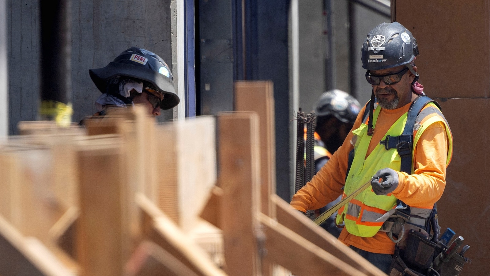 October Jobs Report: U.S. Job Growth Slows Amid Storms and Strikes