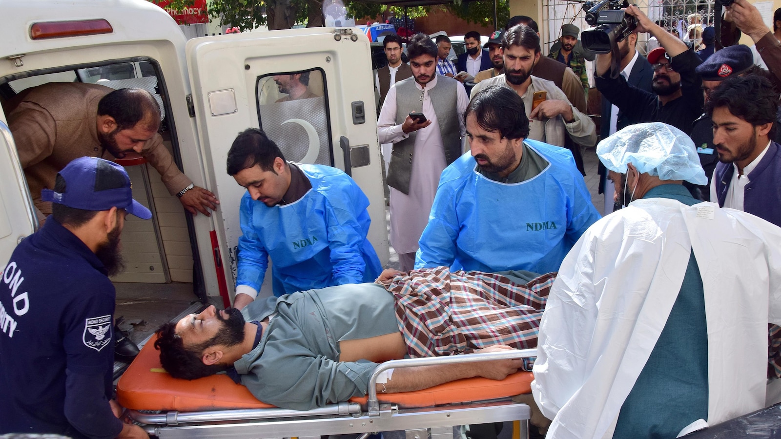 Tragic Bomb Blast Targets Police Escorting Polio Workers in Pakistan, Killing Nine